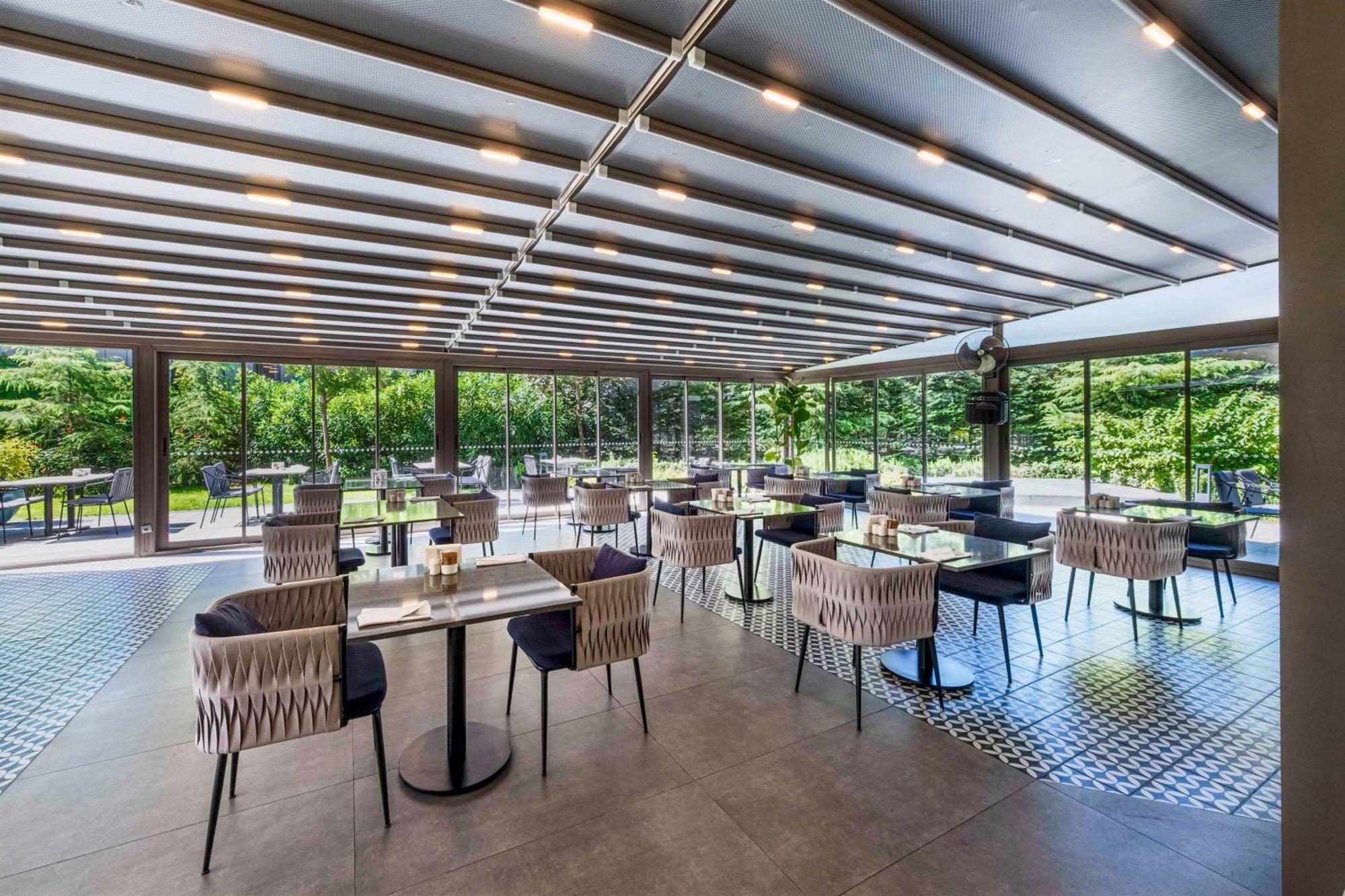 Radisson Residences Vadistanbul Exteriör bild